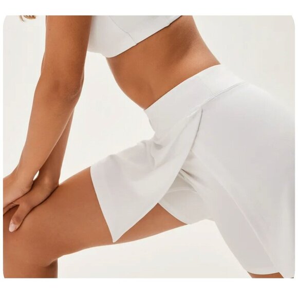 Outdoor Voices NWOT Court Skort in White 4-5" Women's Size XL - Picture 1 of 10
